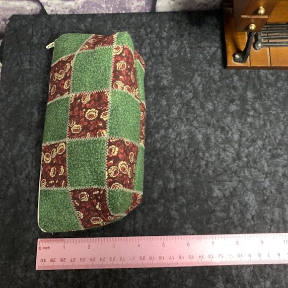 Medium Handmade Quilted Cosmetic Bag - Picture 8 of 8